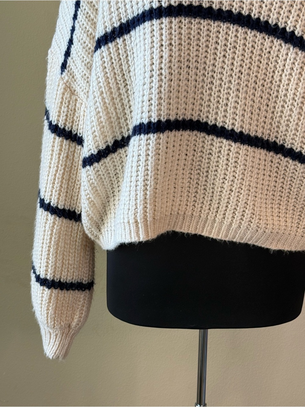 HYFVE Sweater Size Large Striped Cream Navy Shaker Knit - Picture 3 of 14